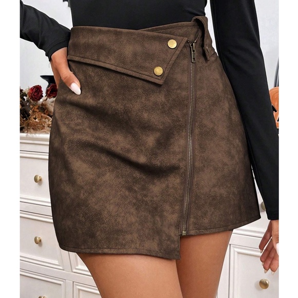 Luxe Brown Vegan Leather Zipper Mini Skirt - Picture 3 of 5